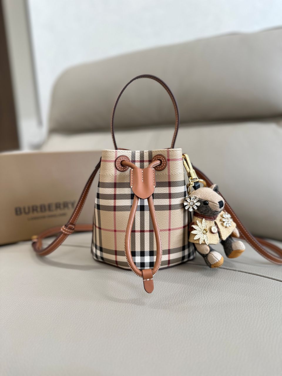 버버리 미니 체크 버킷백
