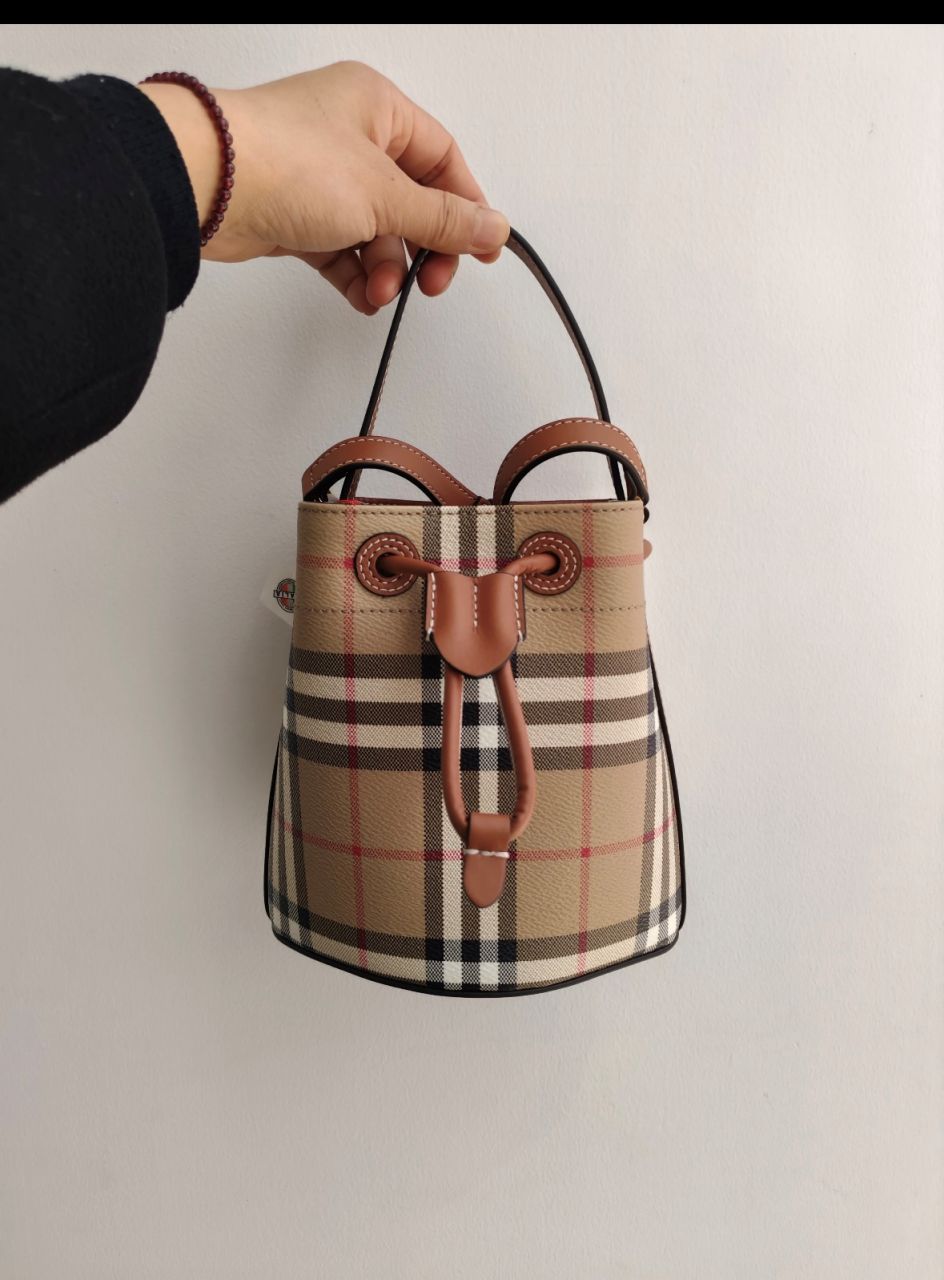 버버리 미니 체크 버킷백