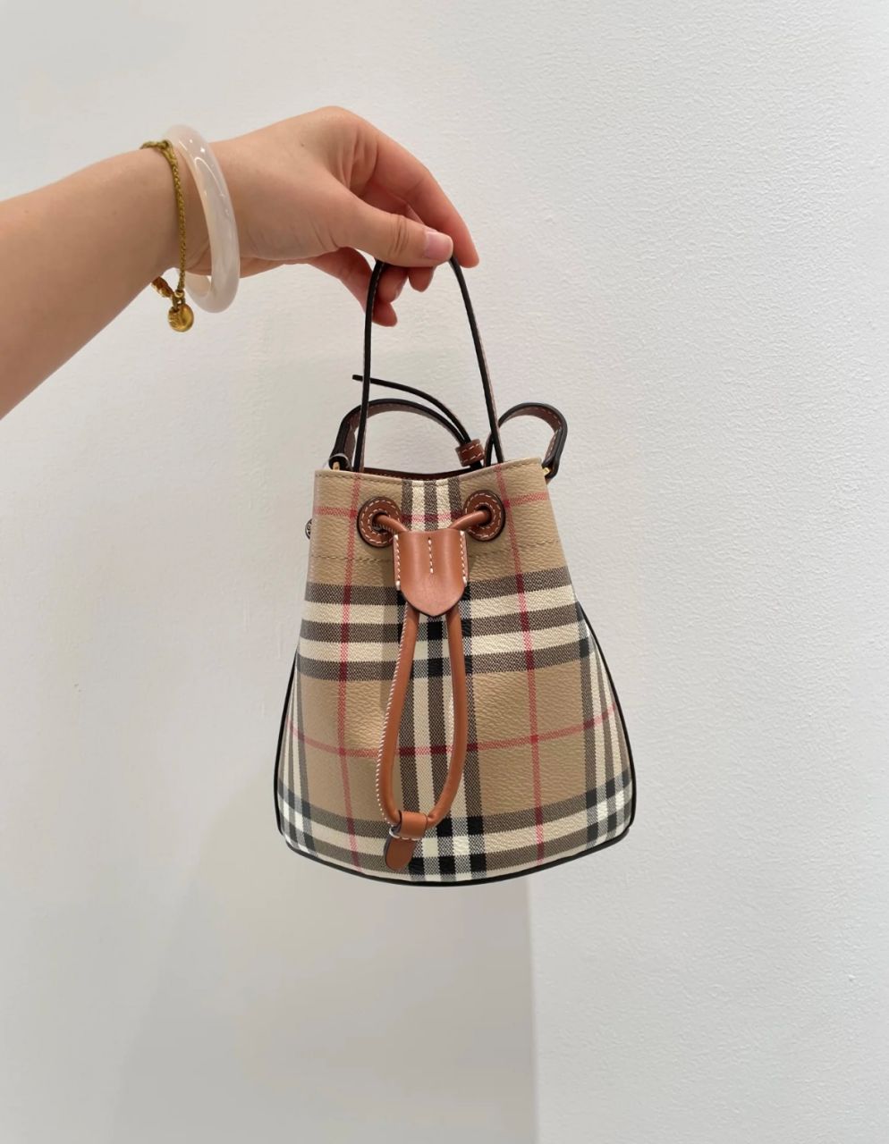 버버리 미니 체크 버킷백
