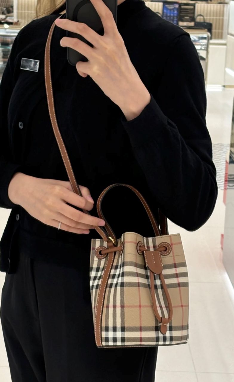 버버리 미니 체크 버킷백