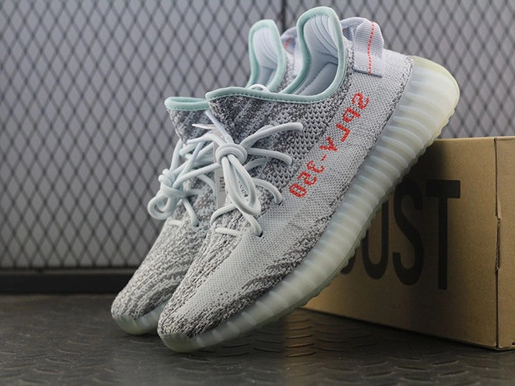 YEEZY 350 V2 블루 틴트