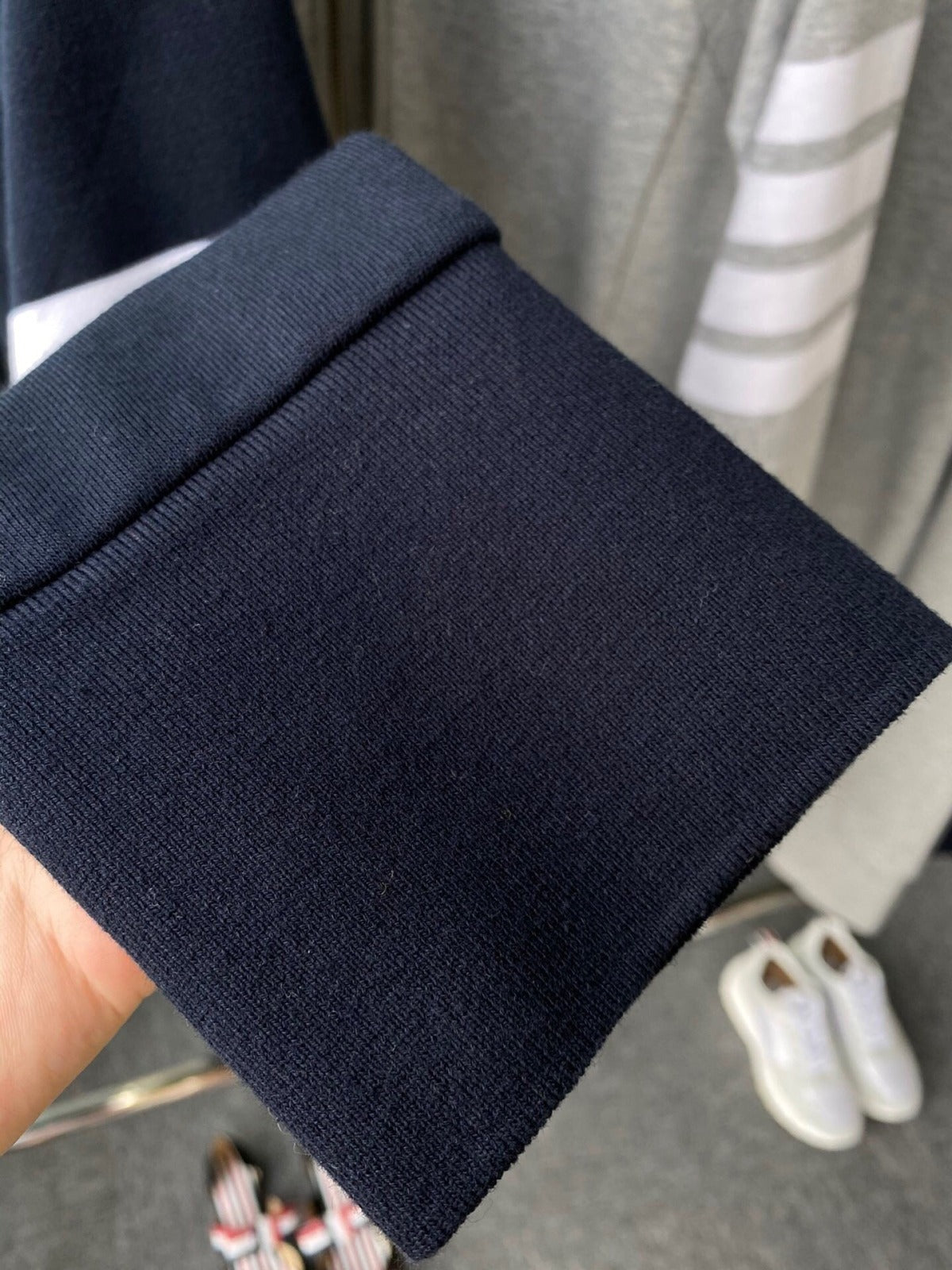 톰브라운 4선 클래식 후드 집업