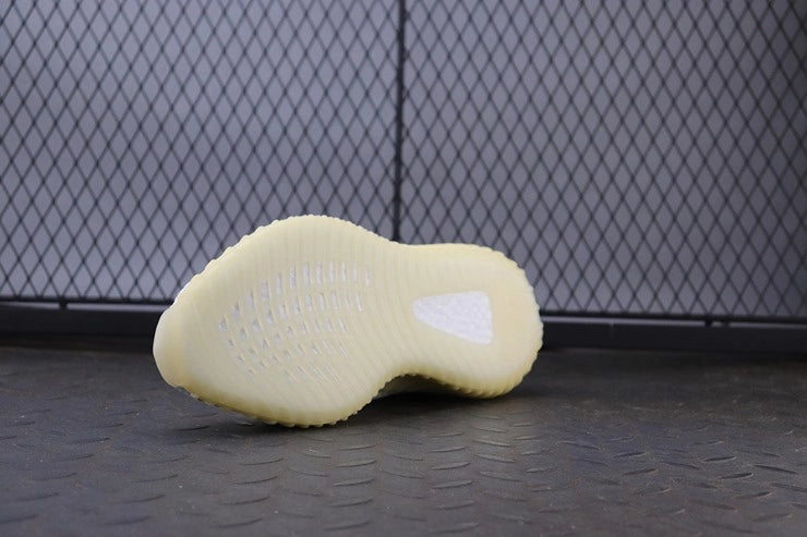 YEEZY 350 V2 네추럴