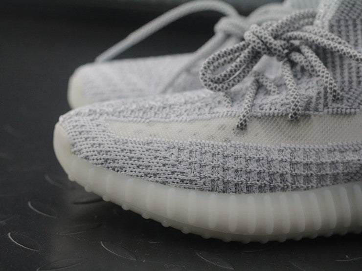 YEEZY 350 V2 스테틱