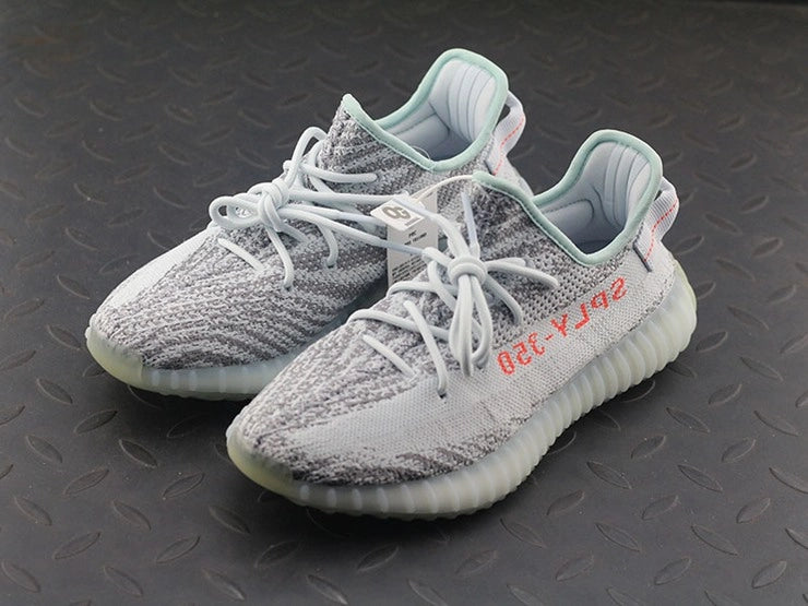 YEEZY 350 V2 블루 틴트
