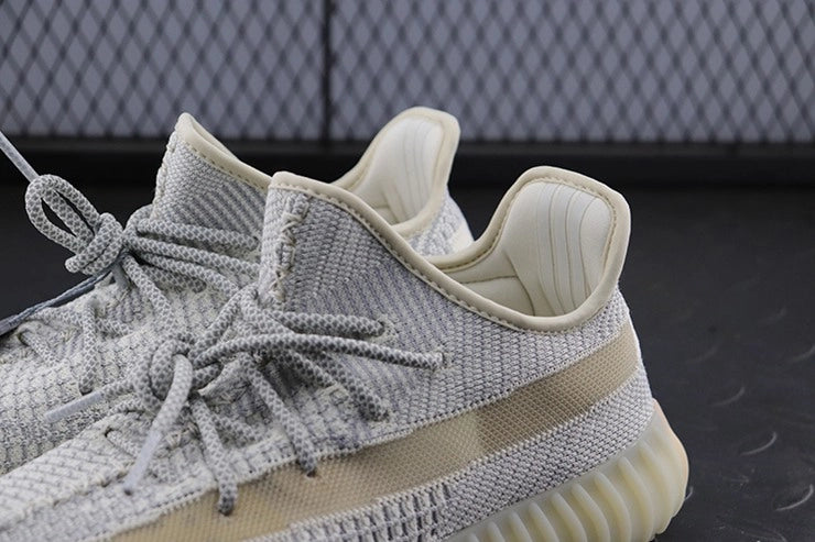 YEEZY 350 V2 룬드마크