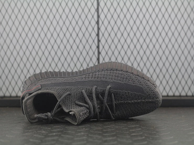 YEEZY 350 V2 스태틱 블랙