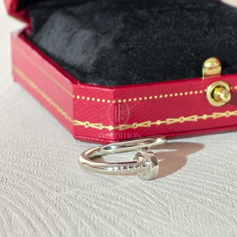 까르띠에 앵끌루 링