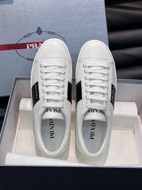 프라다 레이스드 스니커즈