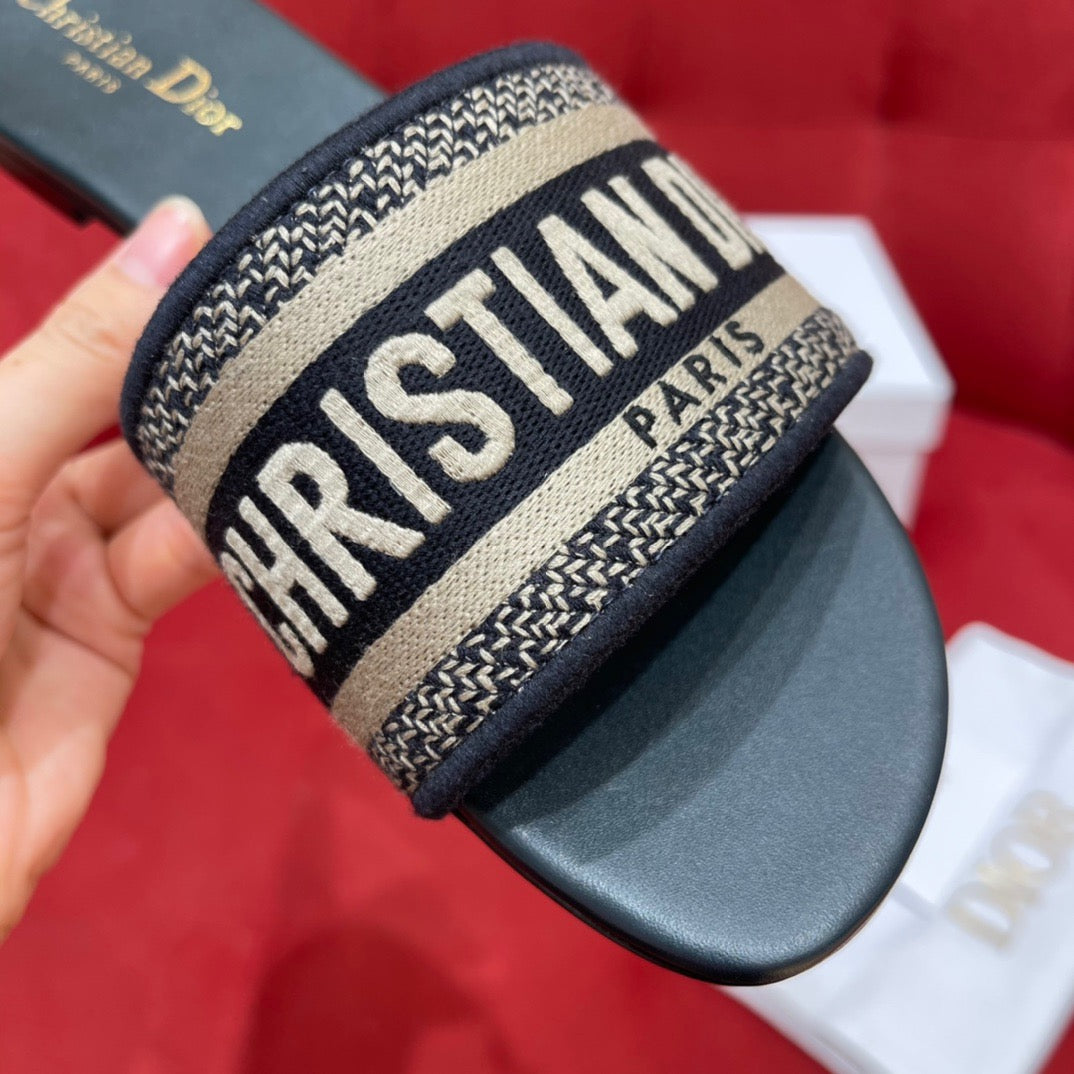 디올 디웨이 뮬