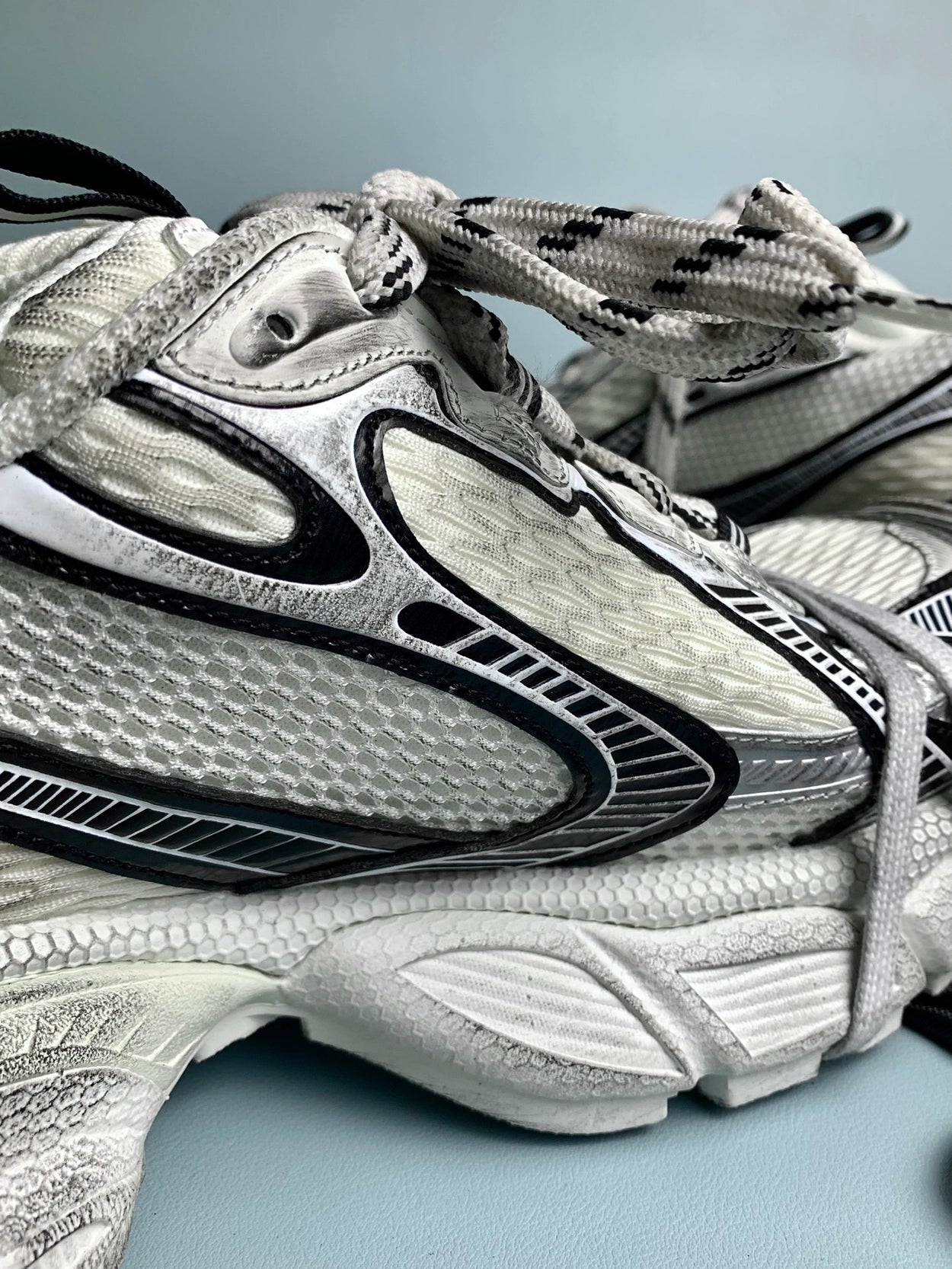 발렌시아가 3XL 스니커즈 화이트 블랙