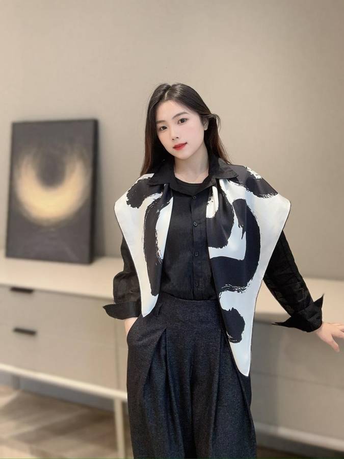 디올 스카프