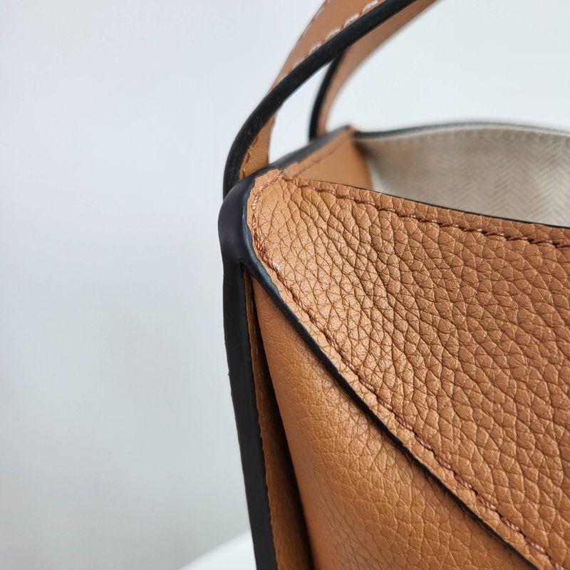 로에베 해먹백 스몰 - 그레인/카프스킨 (지퍼)