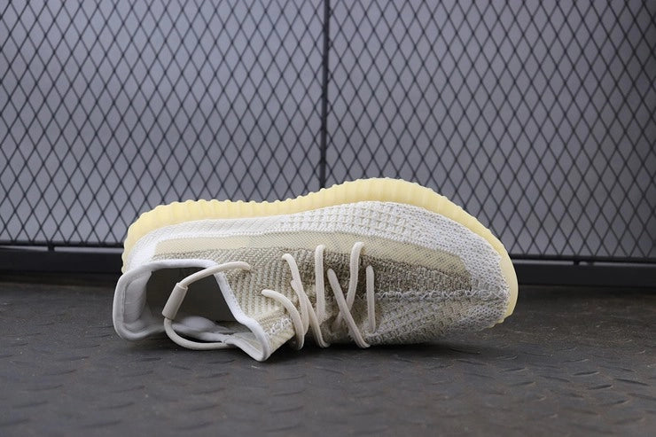YEEZY 350 V2 네추럴