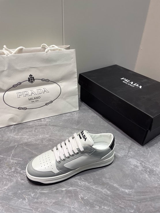 프라다 디스트릭트 스니커즈