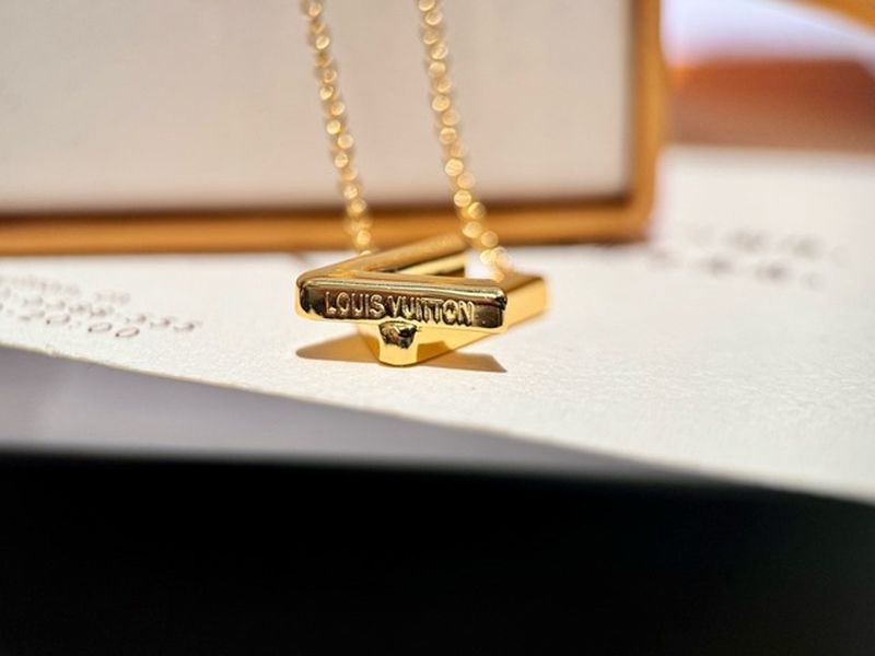 루이비통 목걸이