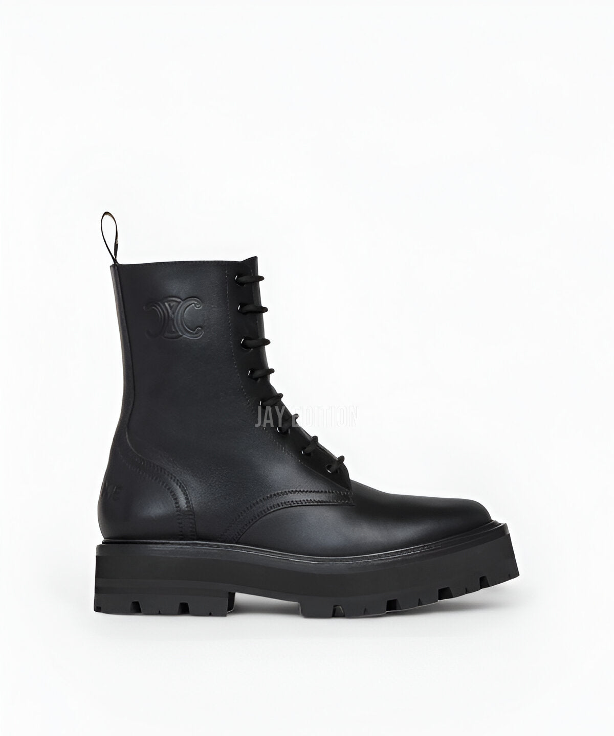 셀린느 벌키 레이스업 부츠 볼드한 아웃솔과 견고한 레이스업 구조