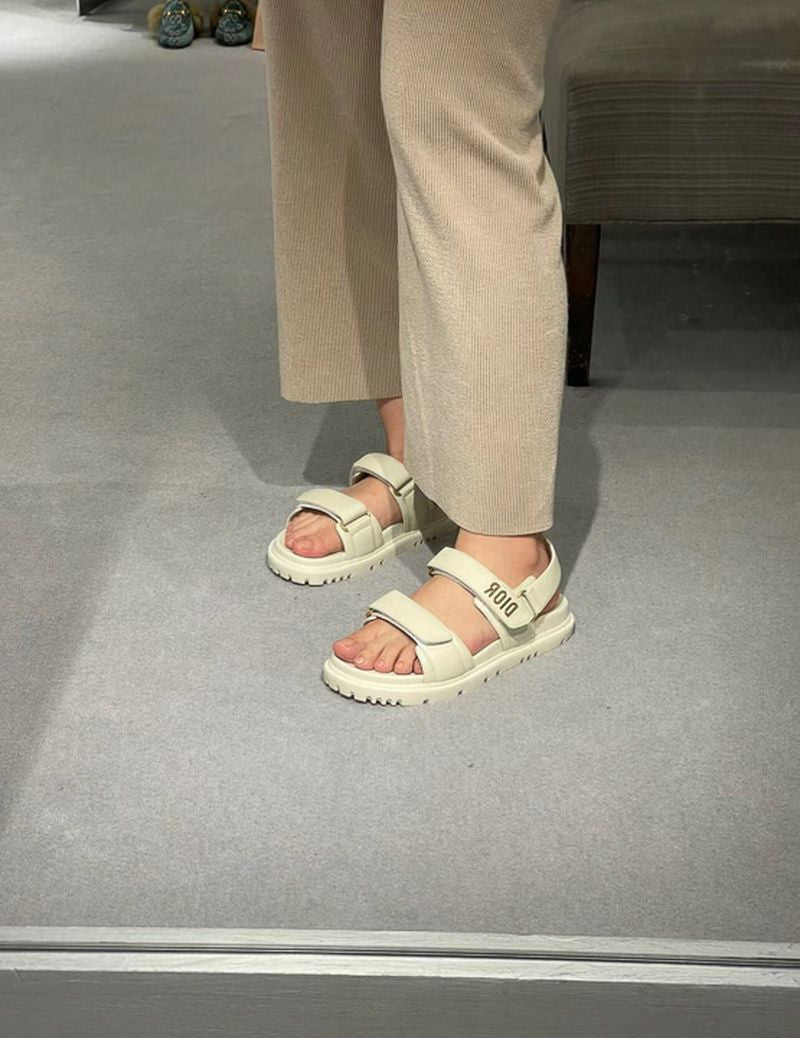 디올 액트 샌들