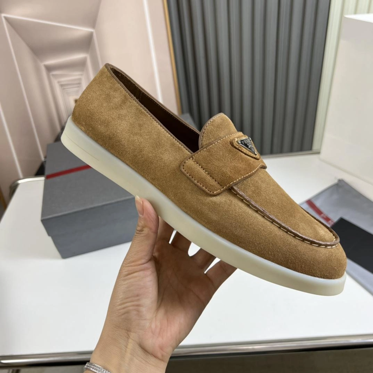 프라다 스웨이드 로퍼