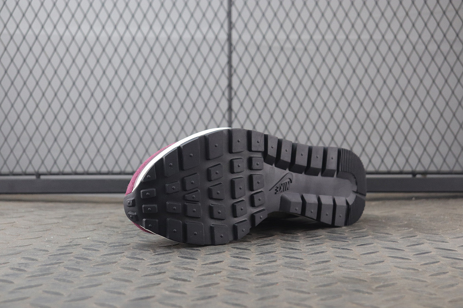 나이키 X 사카이 베이퍼와플 스트링 블랙 빌런 레드