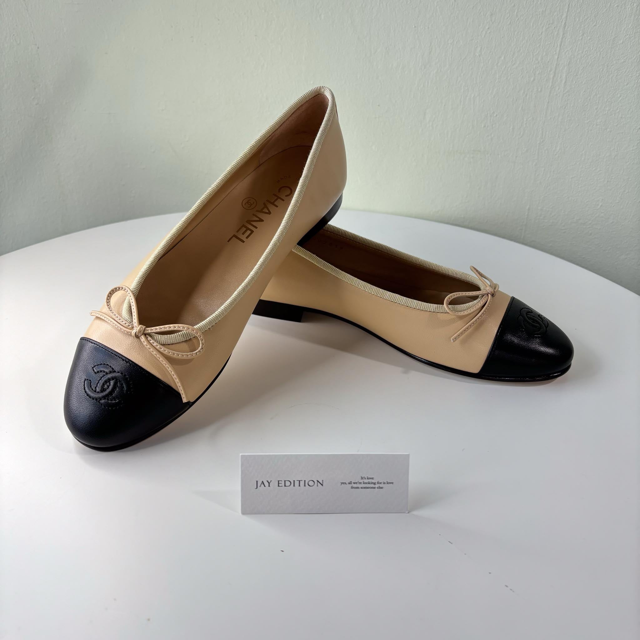 국내) 다른공장) 샤넬 투톤 발레리나 플랫 / 베이지 < 37 2개 >