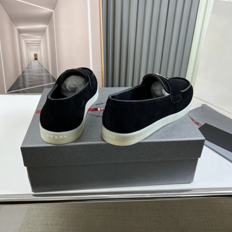 프라다 스웨이드 로퍼