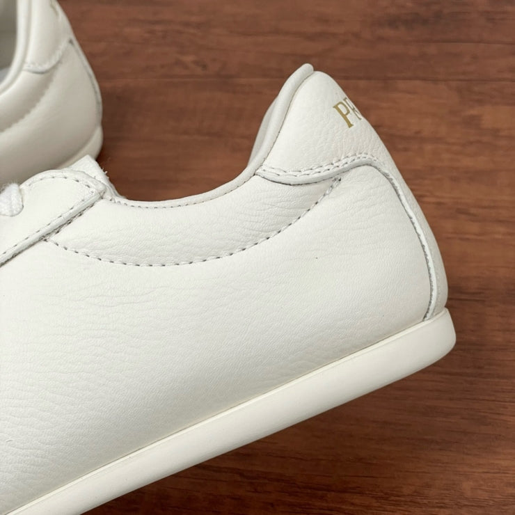 프라다 레더 스니커즈