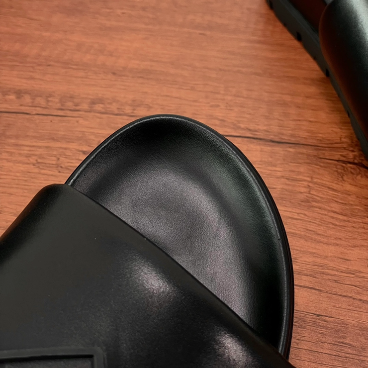 프라다 패딩 슬라이드