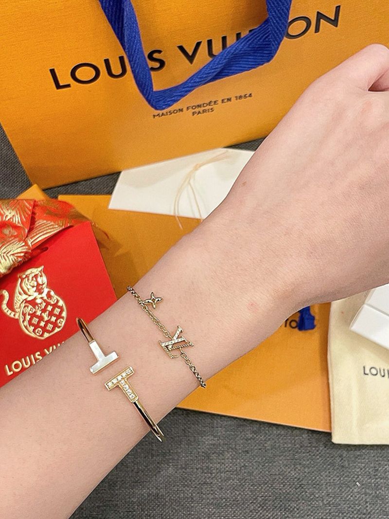 루이비통 팔찌