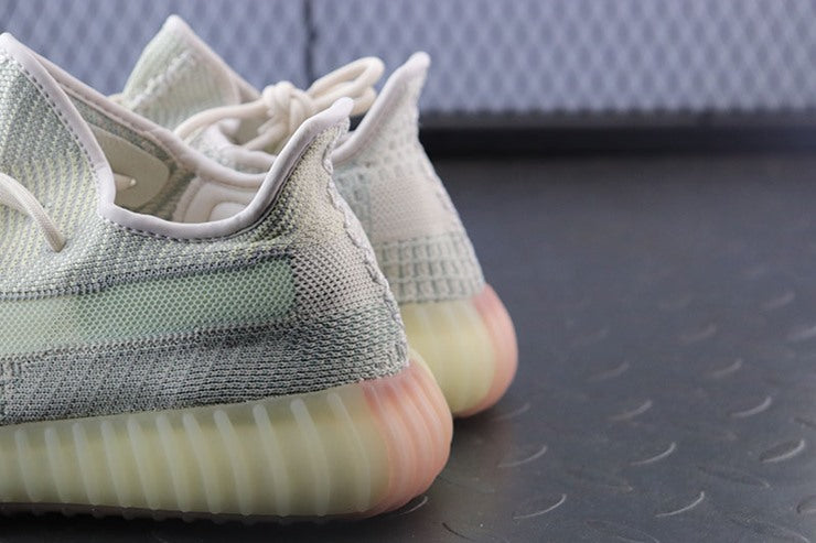 YEEZY 350 V2 시트린