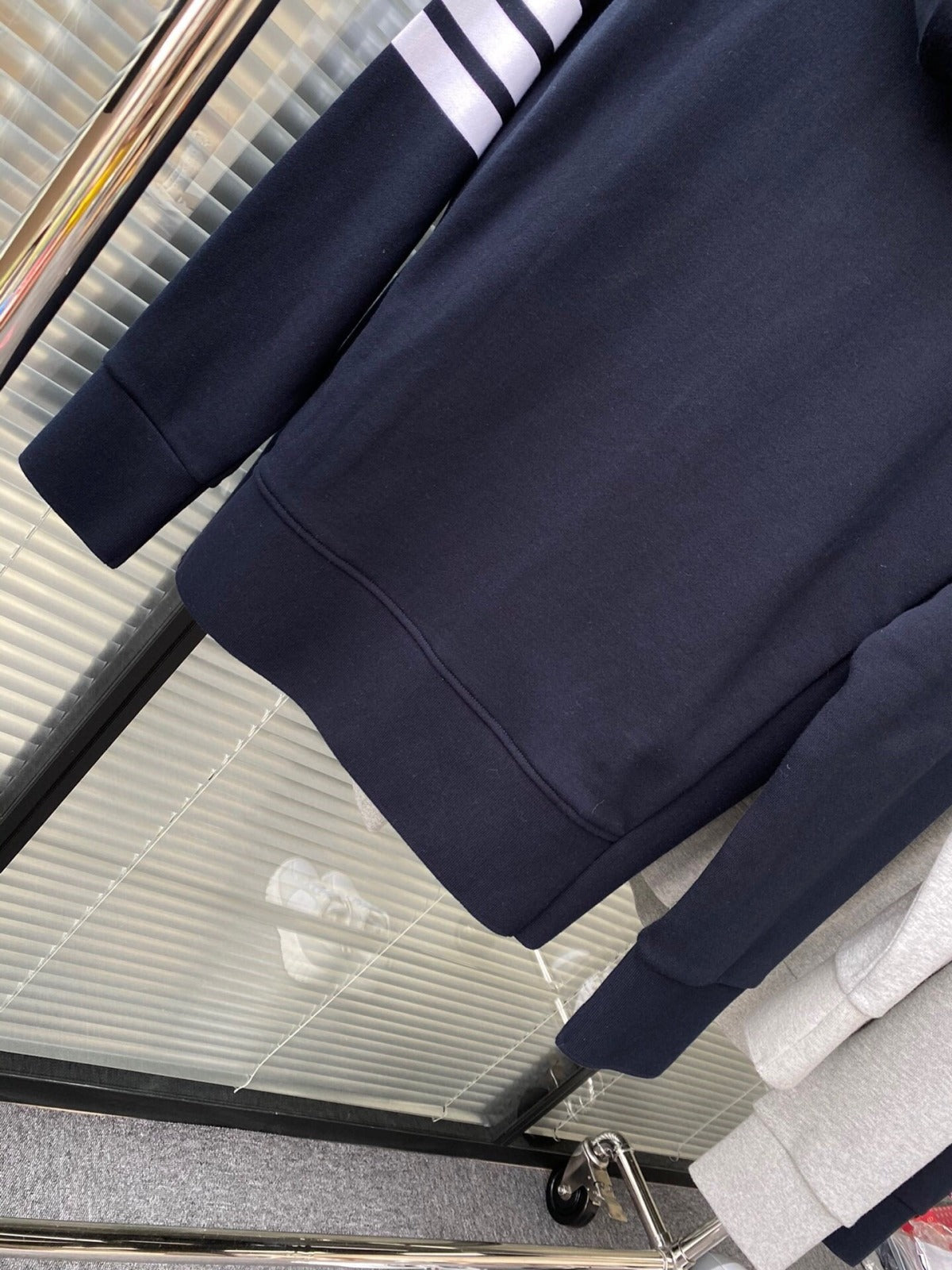 톰브라운 4선 클래식 후드 집업