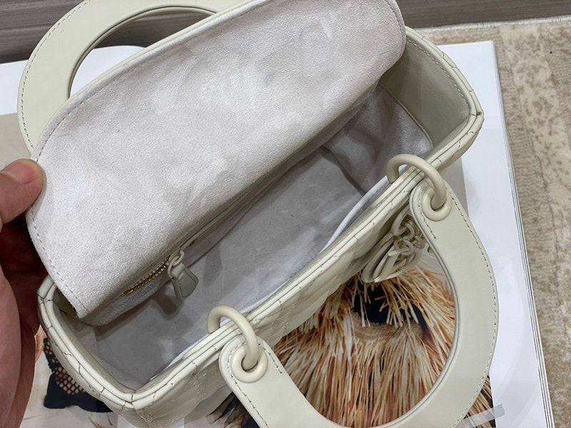 디올 울트라 매트 레이디백 스몰