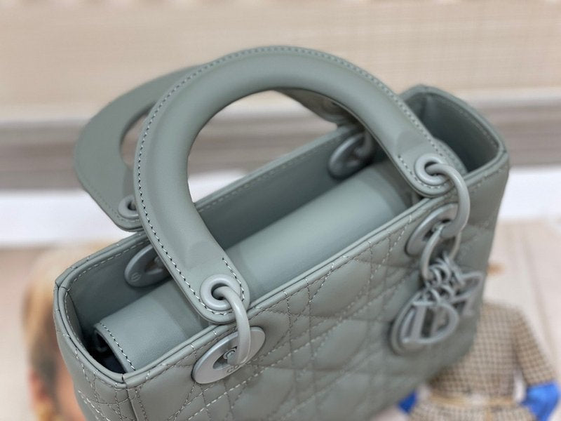 디올 울트라 매트 레이디백 스몰