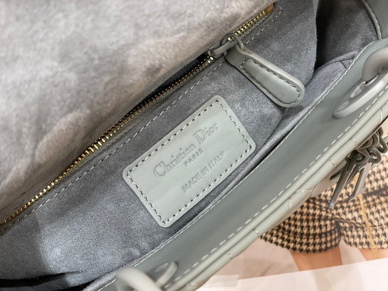 디올 울트라 매트 레이디백 스몰