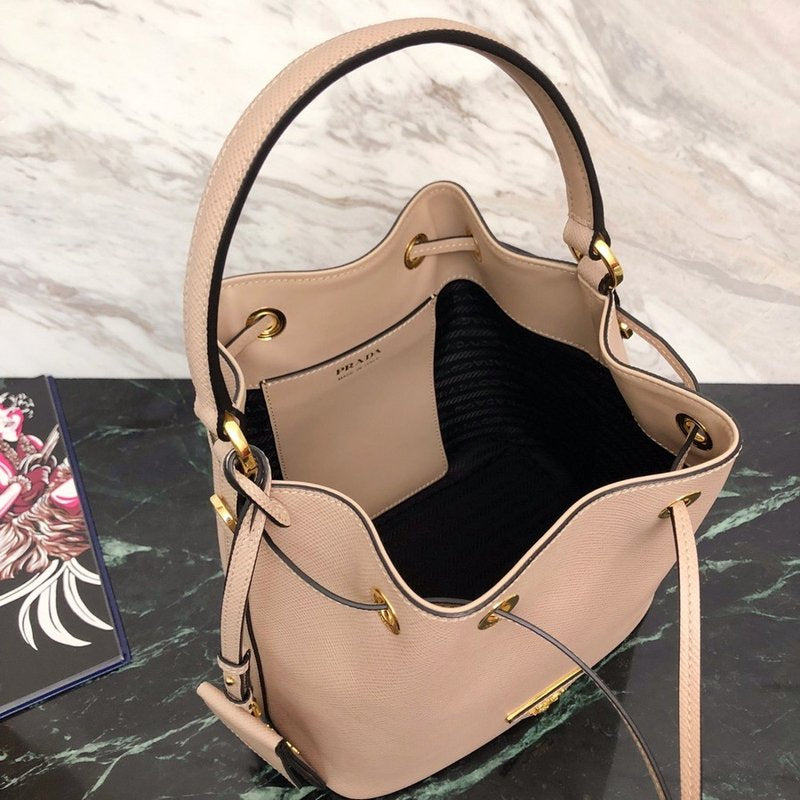 프라다 사피아노 버킷백