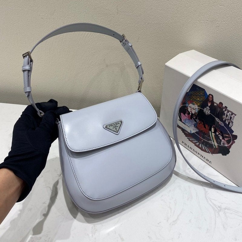 프라다 클레오 브러시드 플랩