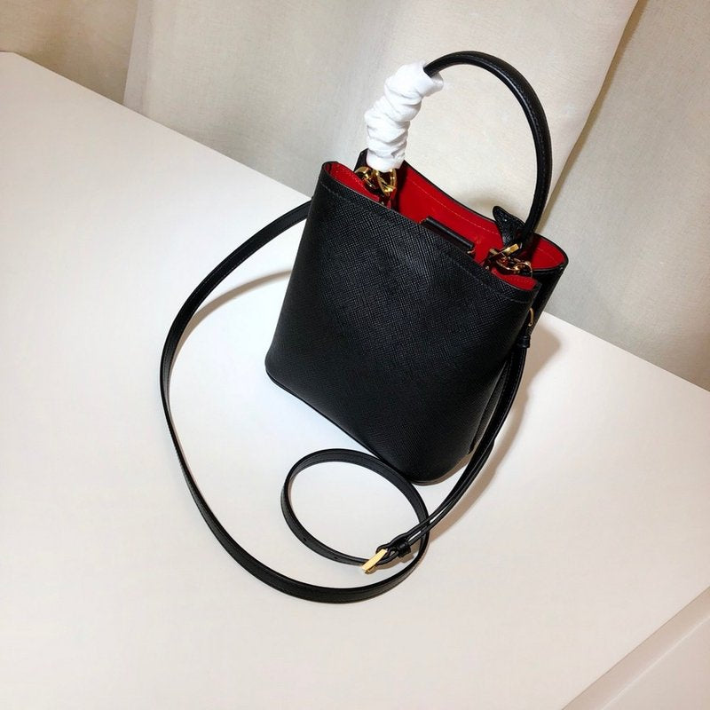 프라다 사피아노 두블레 스몰