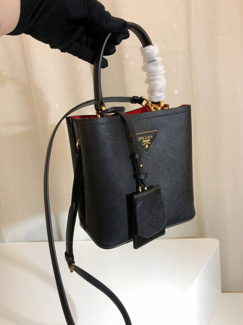 프라다 사피아노 두블레 스몰