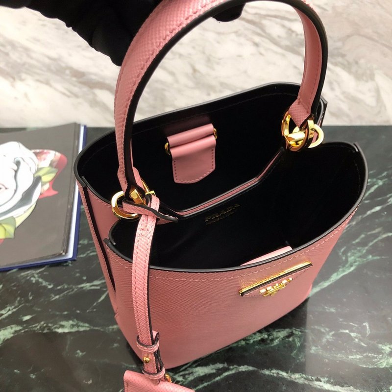 프라다 사피아노 두블레 스몰