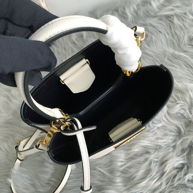 프라다 사피아노 두블레 스몰