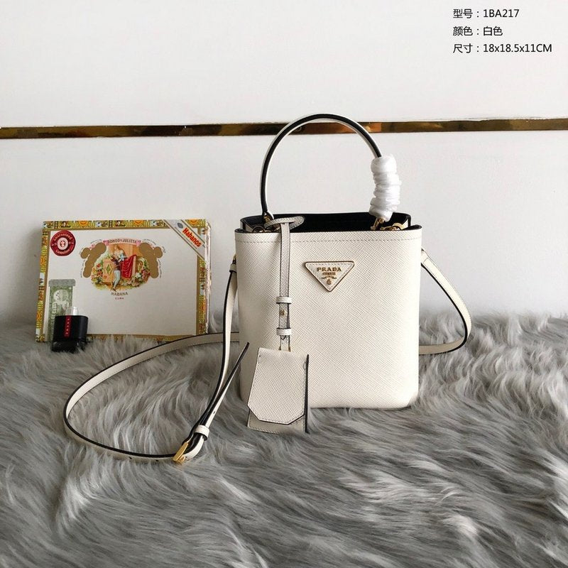 프라다 사피아노 두블레 스몰