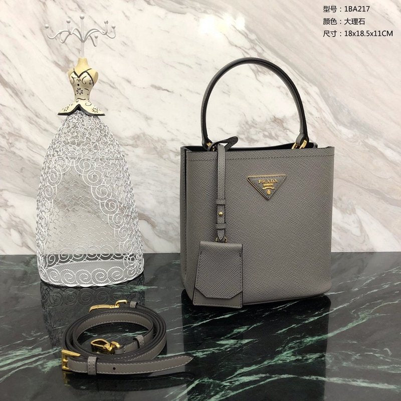 프라다 사피아노 두블레 스몰