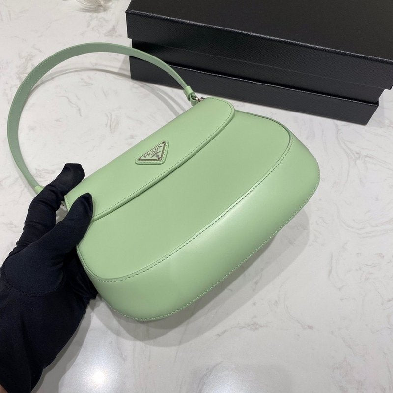 프라다 클레오 브러시드 플랩 숄더백