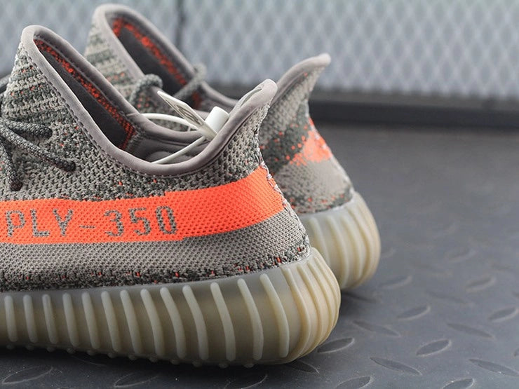 YEEZY 350 V2 벨루가 솔라레드 리플렉티브