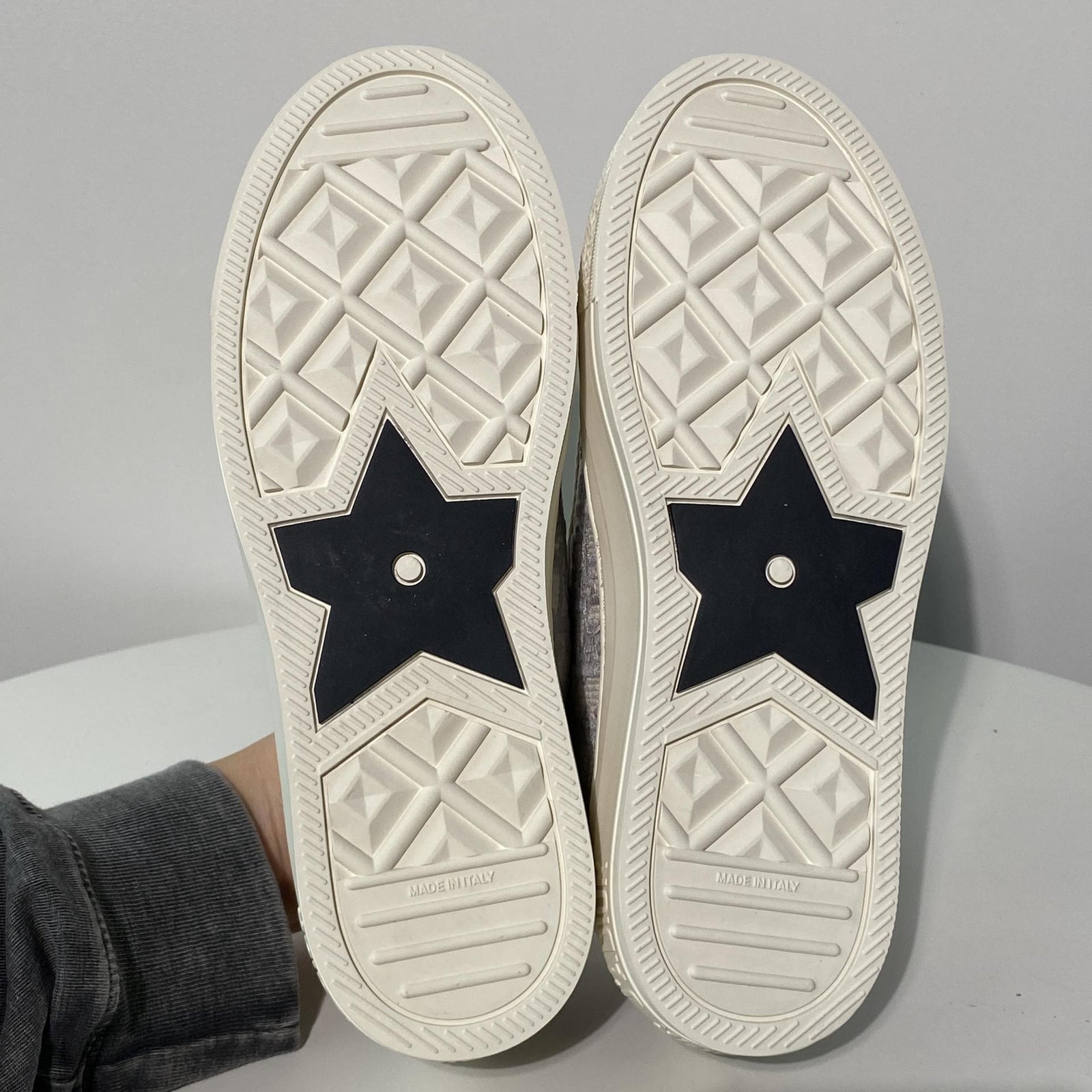 국내) 디올 오블리크 스니커즈 / 그레이 37