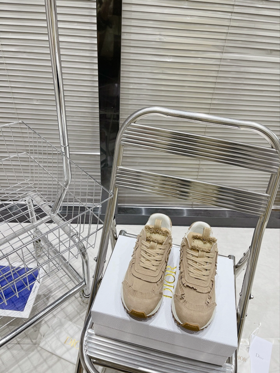 디올 C'est 에크루 스니커즈