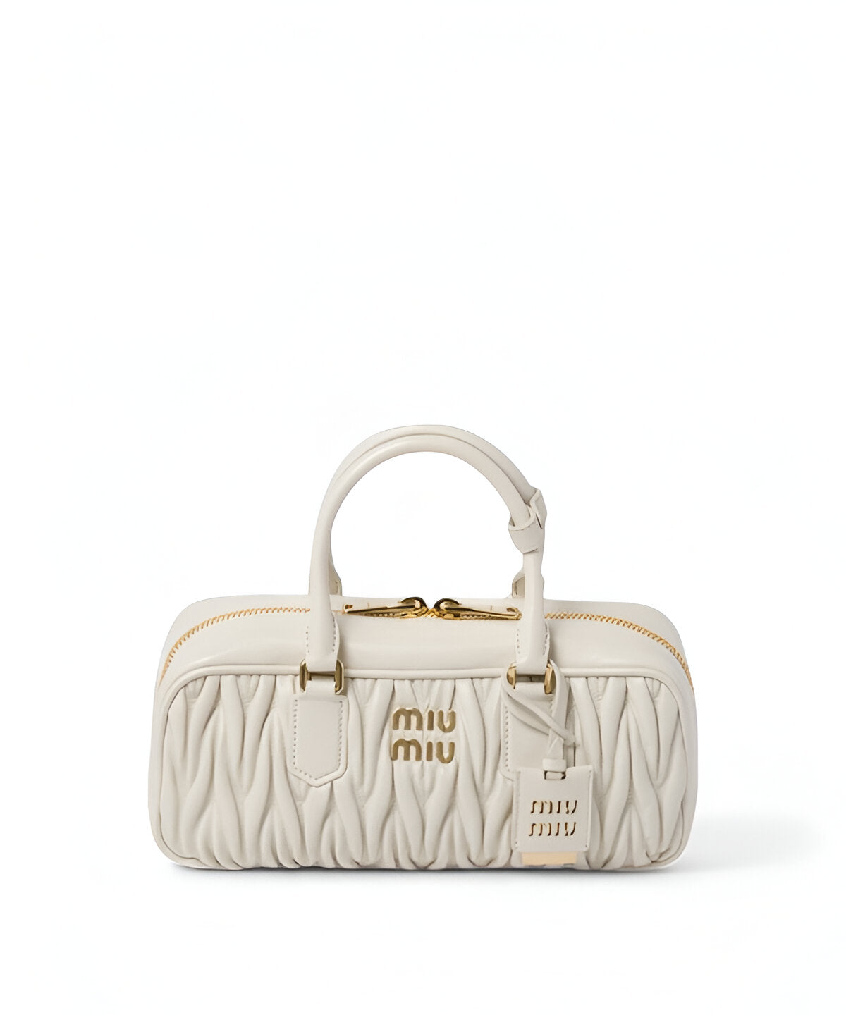 미우미우 아르카디 마테라쎄 나파 레더 숄더백 블랙 컬러 숄더 스트랩과 마테라쎄 퀼팅 디테일