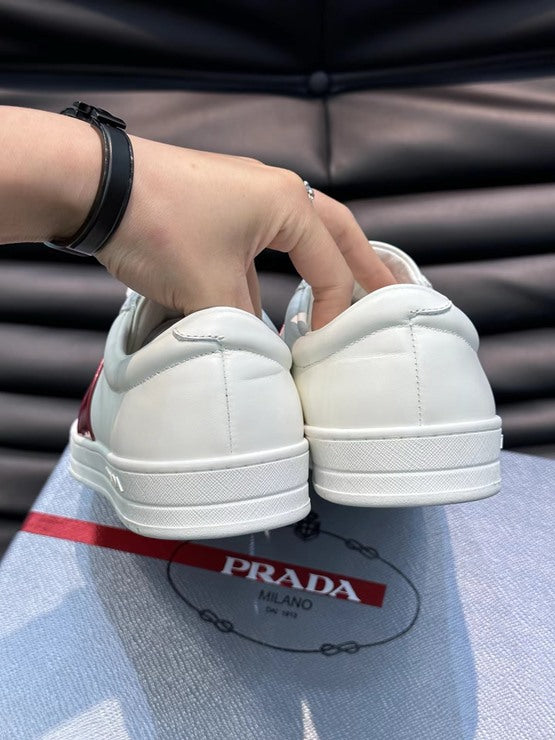 프라다 레이스드 스니커즈