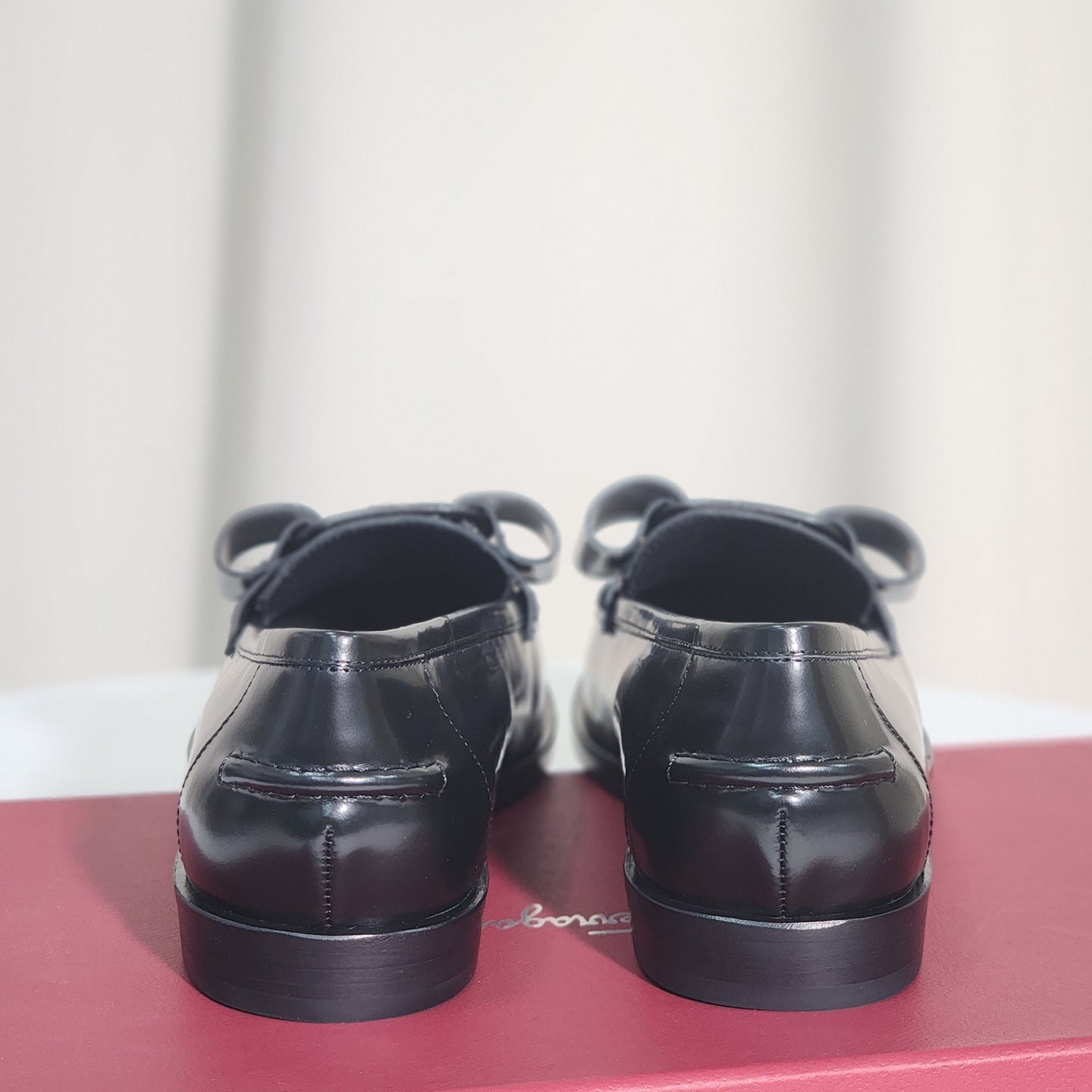 국내) 페레가모 비바 로퍼 / 블랙 37