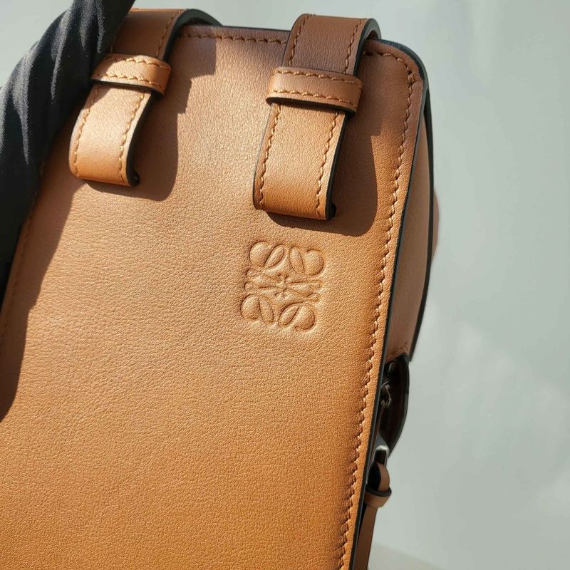 로에베 해먹백 스몰 - 그레인/카프스킨 (지퍼)